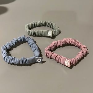 NWOT Lululemon Scrunchie 3 pack